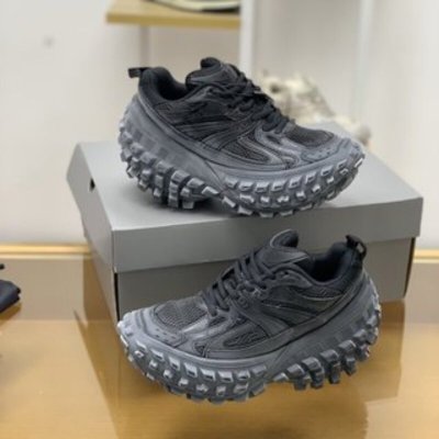 BALENCIAGA巴黎世家 皮革且以尼龙和网布材质巴黎情侣款鞋