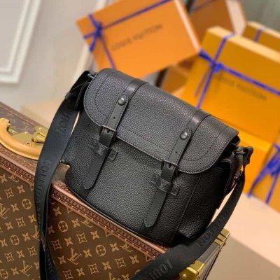 Louis Vuitton LV Christopher 邮差包 M58476