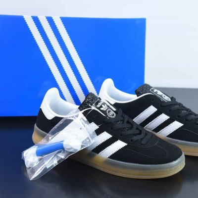 adidas Originals Gazelle Indoor瞪羚羊系列经典板鞋 桑巴 GAZELLE 长舌 货号：H0625