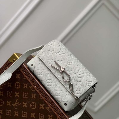 M82571 本款 Steamer 迷你手袋