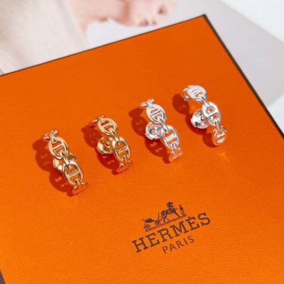 ??新品?? 新款?? 爱马仕HERMES光面猪鼻耳钉耳环