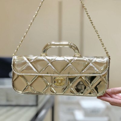 CHANEL 25K 镜面牛皮法棍包AS5807金