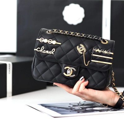 CHANEL CF徽章限量版斜挎包 AS2979黑色