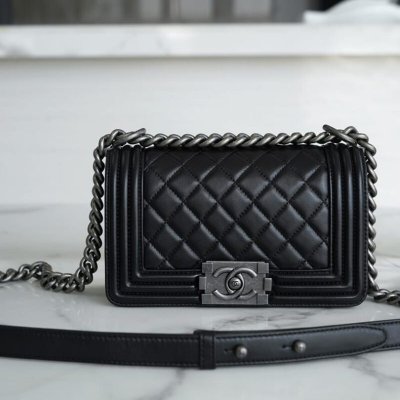 CHANEL 正品皮 Leboy 20CM 黑色小羊皮银扣口盖包 A67085