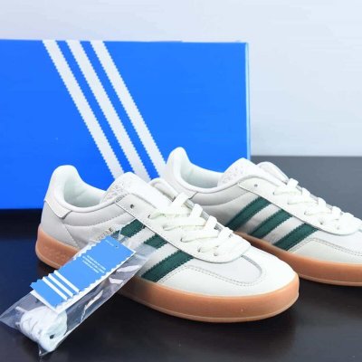 adidas Originals Gazelle Indoor瞪羚羊系列经典板鞋 桑巴 GAZELLE 长舌 货号：ID256