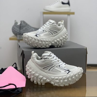 BALENCIAGA巴黎世家 尼龙和网布材质巴黎情侣款鞋
