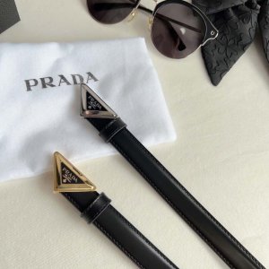 PRADA普拉达 金属搭扣呈现标志性三角形徽标女款2.0cm腰带