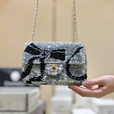 CHANEL 25K走秀限量款亮片大miniAS4561