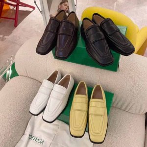 BV/葆蝶家 葆蝶家/早春新品 鳄鱼纹乐福鞋