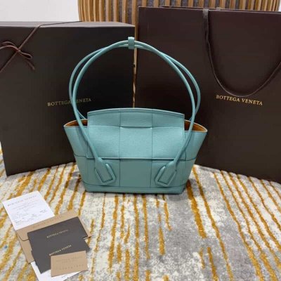 Bottega Veneta The Arco 33 bag 575943山羊纹风暴蓝