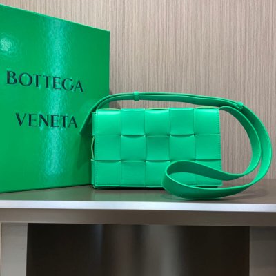 Bottega Veneta CASSETTE 23CM 编织皮革方盒斜挎包 578004鹦鹉绿