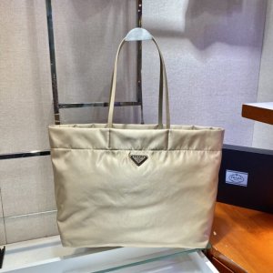PRADA普拉达再生尼龙面料中号托特包1BG107