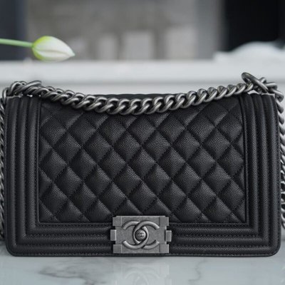 CHANEL LEBOY 25 进口鱼子酱牛皮翻盖包 A67086黑色银扣