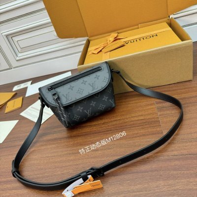 LV M12806
