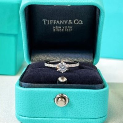 新款??TIFFANY& CO.蒂芙尼莫桑钻石戒