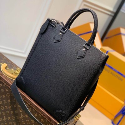 Louis Vuitton LV Vertical Tote Ta?ga 压纹皮革公文包 M30811