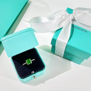 新款??TIFFANY&Co.蒂芙尼方形绿钻戒指 新款??TIFFANY&Co.蒂芙尼方形绿钻戒指